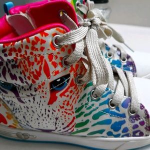 Girls sneakers